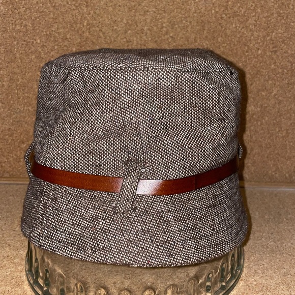 Filipino Catarzi Italian-made wool blend hat with leather-look band - Picture 2 of 3